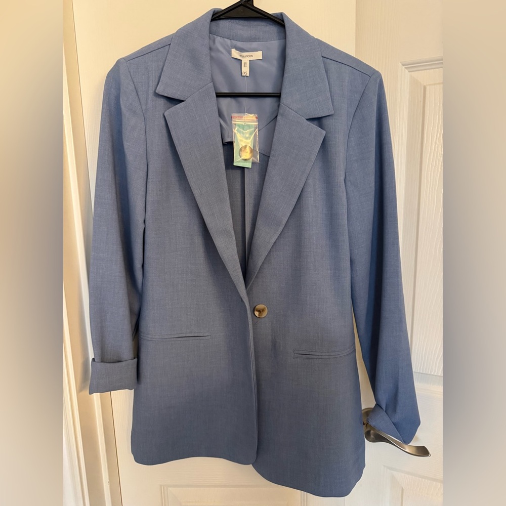 Maurice’s xsmall women’s blazer. Color blue. NWT.